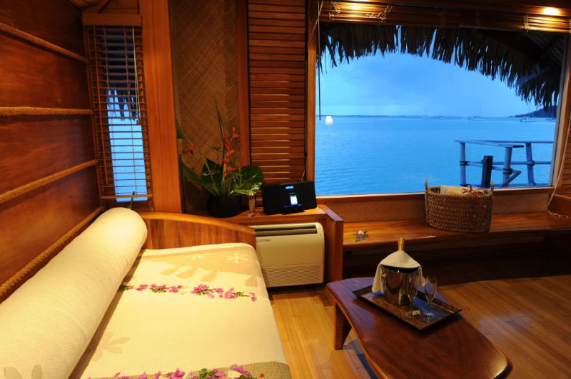 Taha’a Overwater Suite